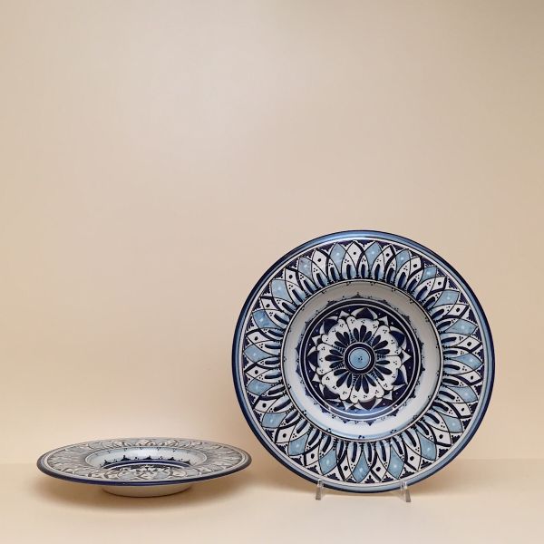 ET OF FRUIT OR DESSERT PLATES OF CM. 23 DIAMETER